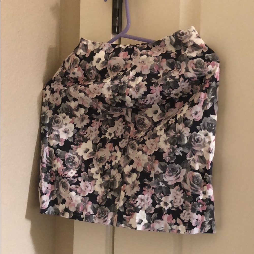 Flower short skirt